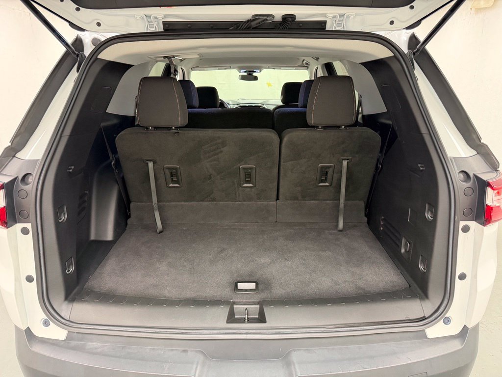 Used 2020 Chevrolet Traverse LS FWD image 5