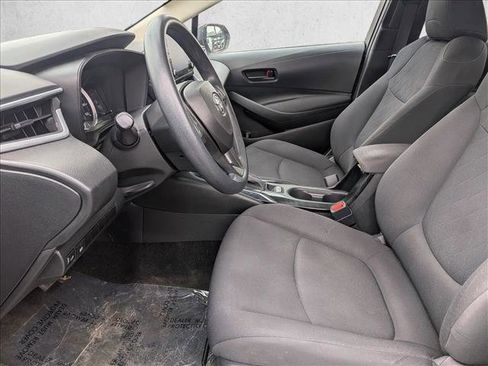 Used 2022 Toyota Corolla LE image 10