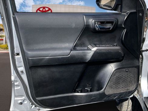 Used 2022 Toyota Tacoma TRD Sport image 23