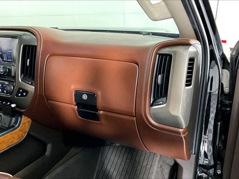 Used 2017 Chevrolet Silverado 2500 High Country w/ Duramax Plus Package image 16