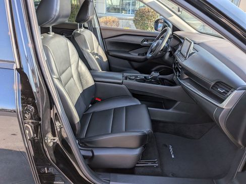 Used 2023 Nissan Rogue SV w/ SV Premium B Package image 34