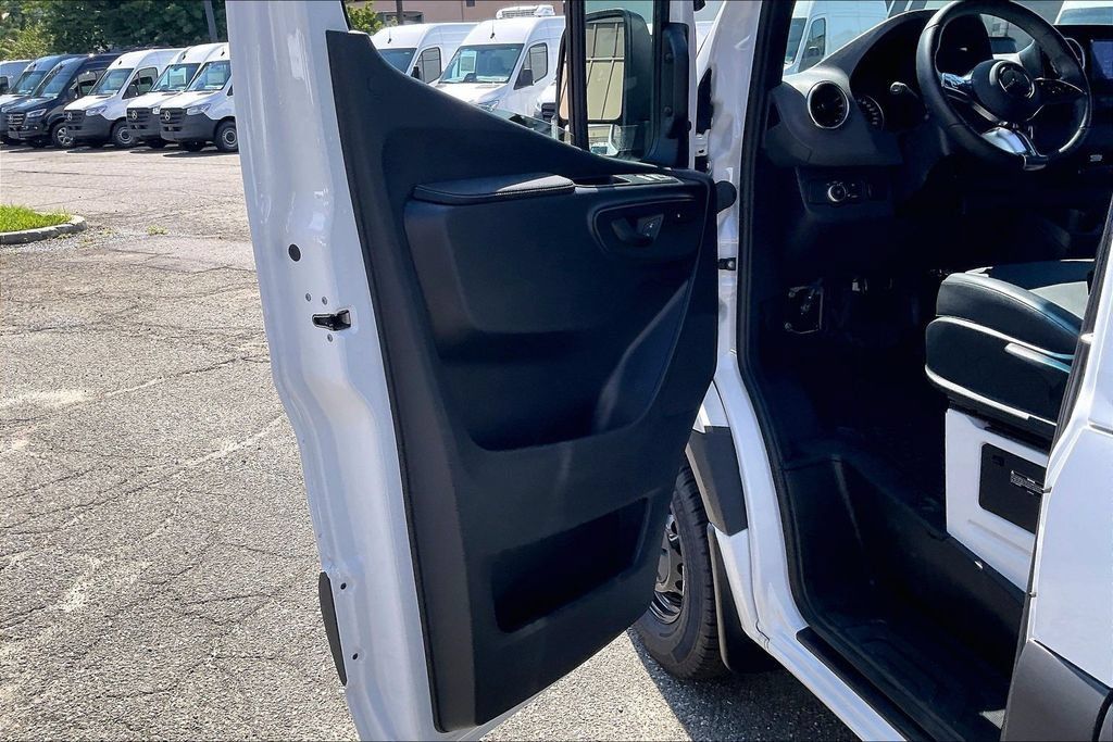 Used 2026 Mercedes-Benz Sprinter 3500 image 14