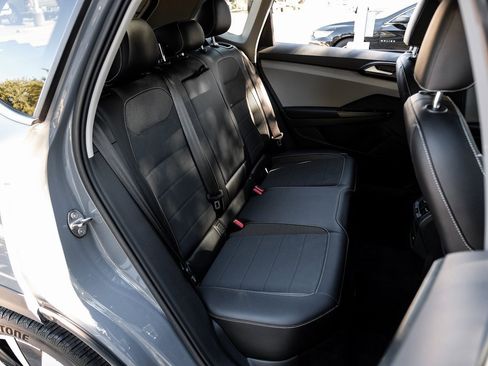 Used 2023 Volkswagen Taos SE image 47