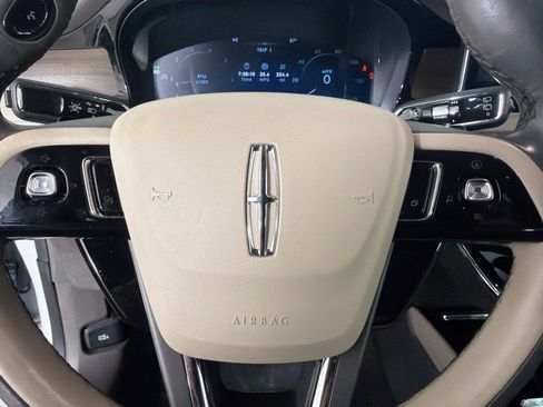 Used 2023 Lincoln Corsair Reserve FWD image 24