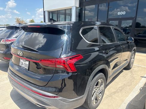 Used 2021 Hyundai Santa Fe SE FWD image 7