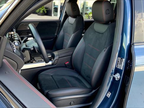 Used 2022 Mercedes-Benz GLB 250 image 8