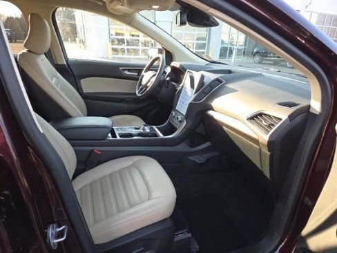 Used 2023 Ford Edge SEL w/ Convenience Package image 12