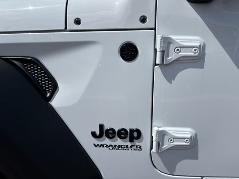 Used 2020 Jeep Wrangler Unlimited Sport AWD/4WD image 39