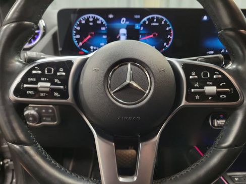 Used 2022 Mercedes-Benz GLA 250 4MATIC image 23