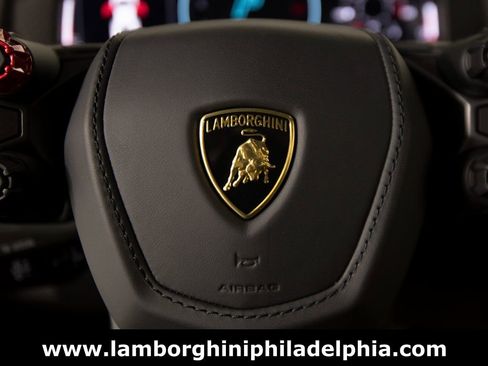 Used 2024 Lamborghini Revuelto image 31