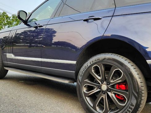 Used 2017 Land Rover Range Rover HSE image 11