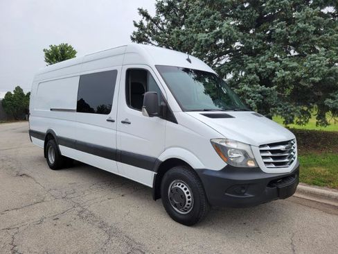 Used 2017 Freightliner Sprinter 3500 RWD image 4