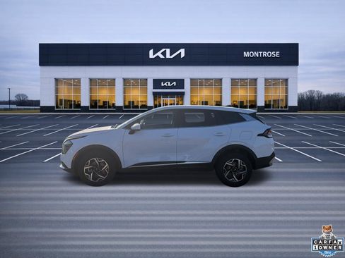 Certified 2025 Kia Sportage LX AWD/4WD image 8
