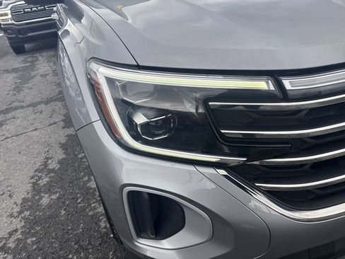 Used 2024 Volkswagen Atlas SE image 10