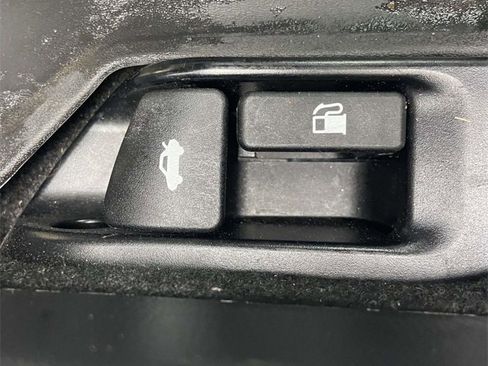 Used 2023 Toyota Corolla LE image 30