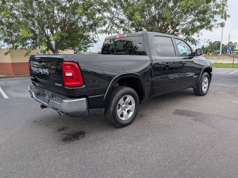 Used 2025 RAM 1500 Big Horn AWD/4WD image 3