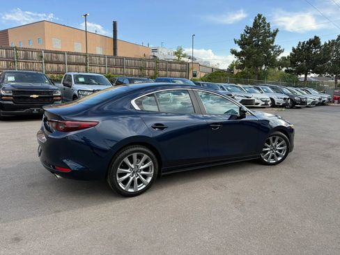 Used 2021 MAZDA MAZDA3 s FWD image 10