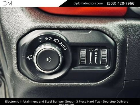 Used 2018 Jeep Wrangler Unlimited Rubicon AWD/4WD image 31