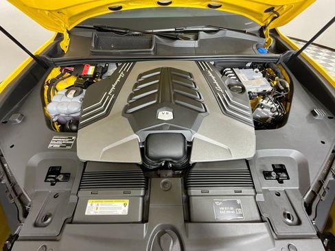 Used 2022 Lamborghini Urus image 28