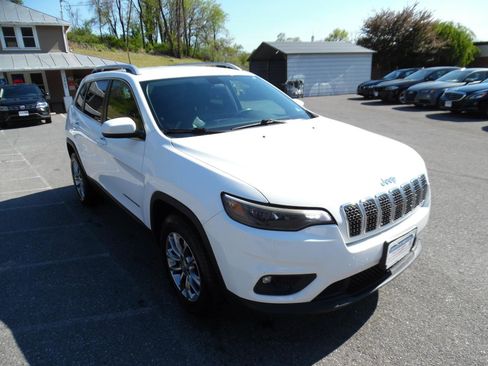 Used 2019 Jeep Cherokee Latitude Plus w/ Cold Weather Group image 7