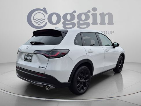 Certified 2025 Honda HR-V Sport image 5