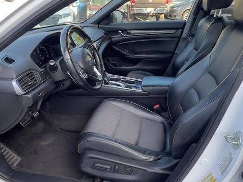 Used 2018 Honda Accord Sport image 9
