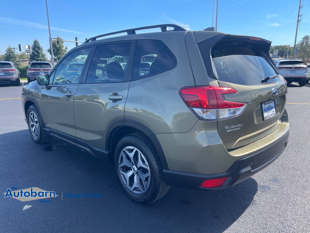 Used 2023 Subaru Forester Premium AWD/4WD image 3