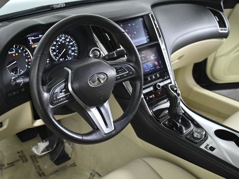 Used 2020 INFINITI Q50 Luxe w/ Essential Package (3.0T Luxe) image 10