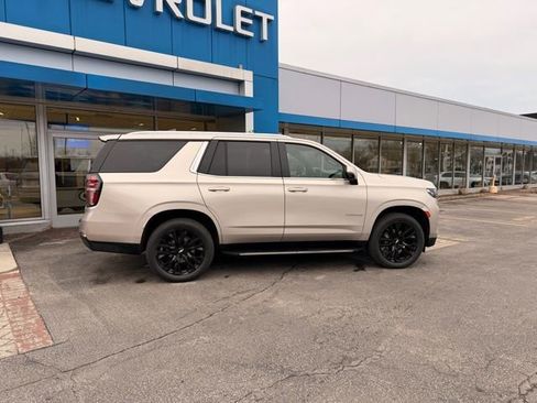 Used 2021 Chevrolet Tahoe LT w/ LT Signature Package image 12