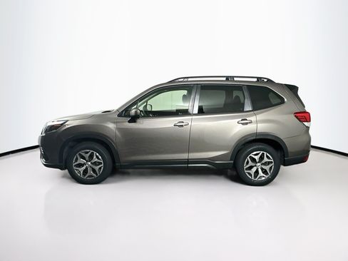 Used 2024 Subaru Forester Premium AWD/4WD image 4
