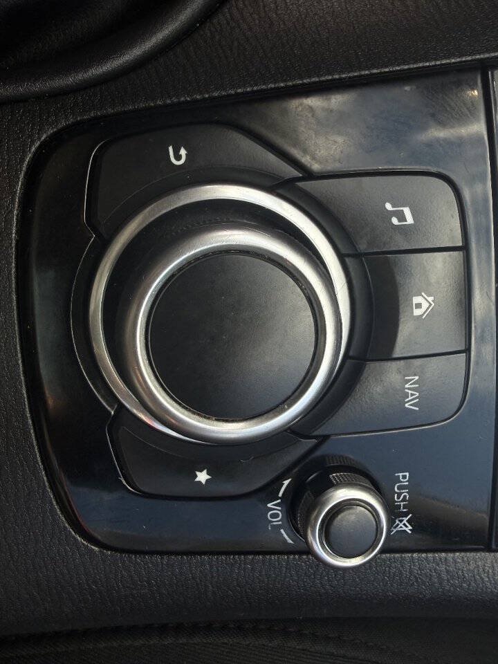 Used 2015 MAZDA MAZDA3 i Touring w/ Technology Package FWD image 21