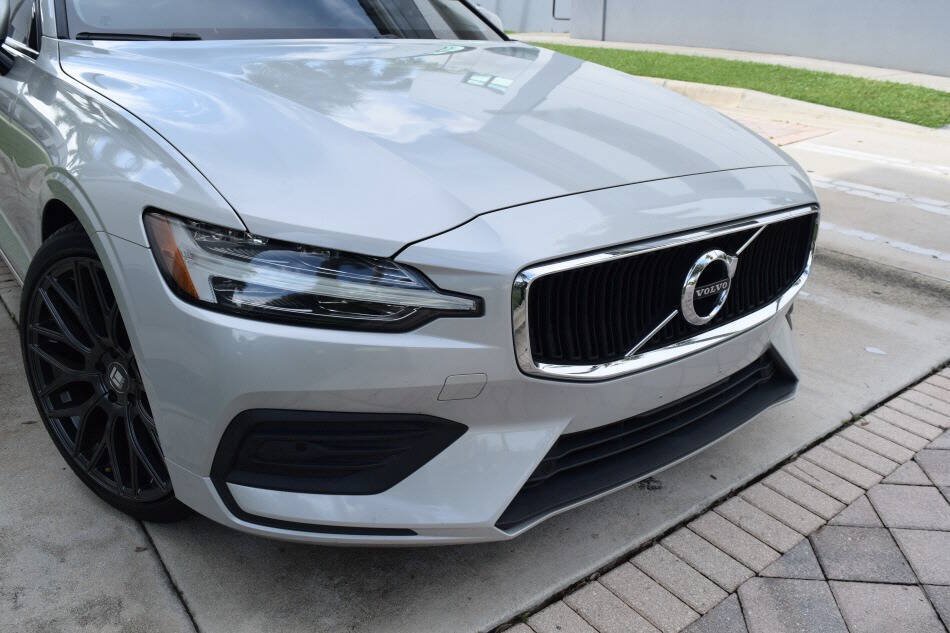 Used 2019 Volvo S60 T5 Momentum w/ Multimedia Package FWD image 8
