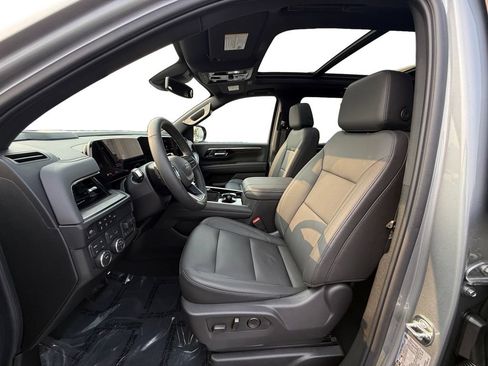 Used 2026 Chevrolet Suburban Z71 w/ Sun And Tow Package AWD/4WD image 9