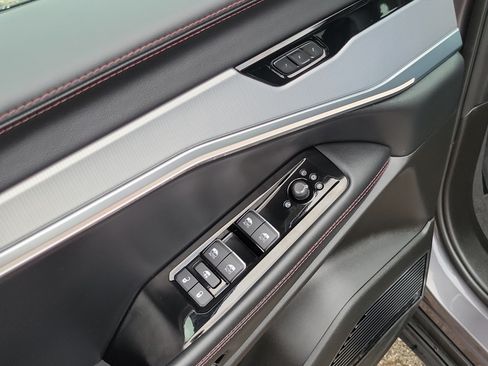 Used 2024 Jeep Wagoneer Launch Edition AWD/4WD image 7