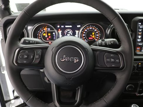 Used 2023 Jeep Wrangler Sport image 16