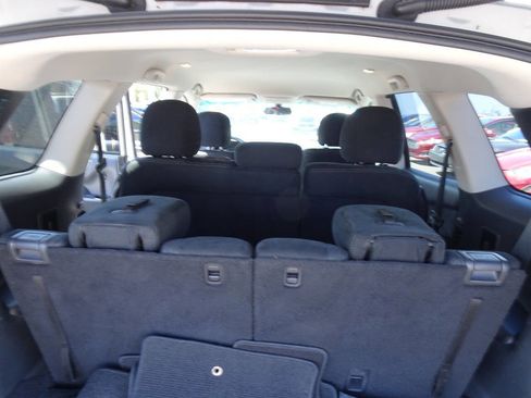 Used 2014 Nissan Pathfinder SV image 18