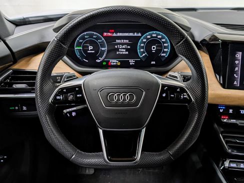 Used 2023 Audi e-tron GT Premium Plus image 29