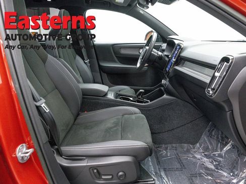 Used 2022 Volvo XC40 P8 Recharge Plus AWD/4WD image 23