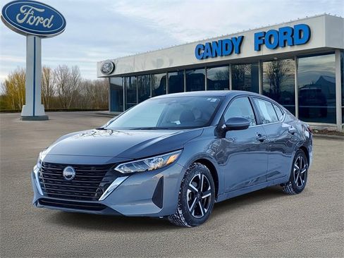 Used 2025 Nissan Sentra SV image 2