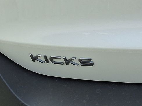 New 2025 Nissan Kicks SV w/ SV Premium Package image 5