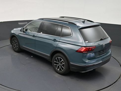 Used 2021 Volkswagen Tiguan SE w/ Panoramic Sunroof Package FWD image 14