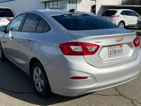 Used 2017 Chevrolet Cruze LS image 4