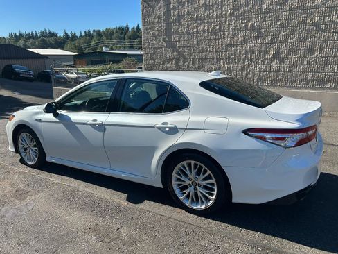Used 2020 Toyota Camry XLE w/ Driver Assist Package FWD image 7