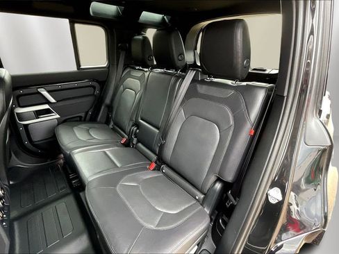 Used 2023 Land Rover Defender 110 X-Dynamic SE image 22