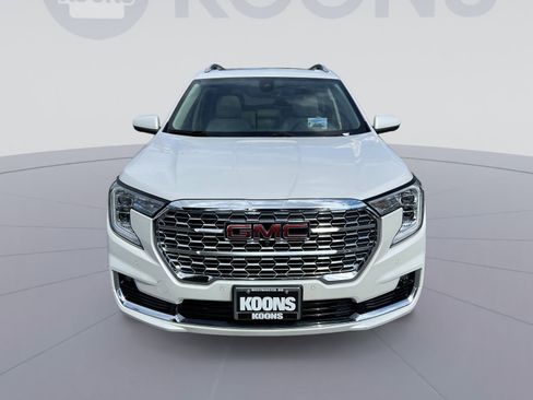 Used 2023 GMC Terrain Denali w/ Denali Premium Package AWD/4WD image 11
