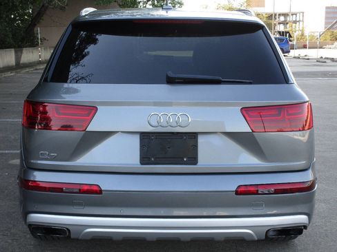 Used 2017 Audi Q7 3.0T Premium Plus w/ Premium Plus Package image 4