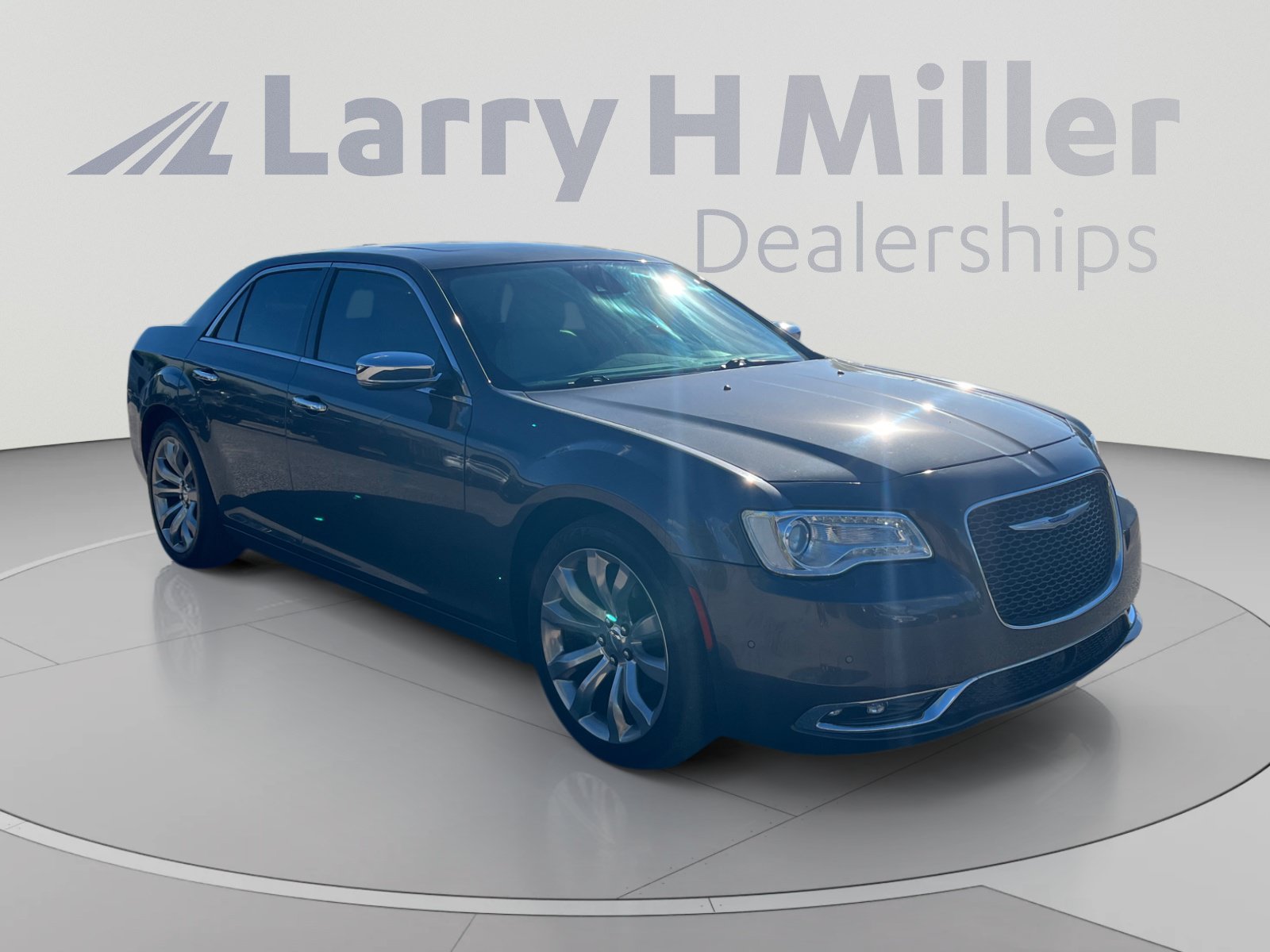 Used 2019 Chrysler 300 Limited w/ Safetytec Plus Group RWD image 7