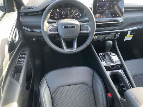 New 2026 Jeep Compass Latitude image 10