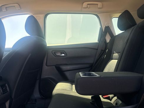 Certified 2025 Nissan Rogue SV FWD image 35
