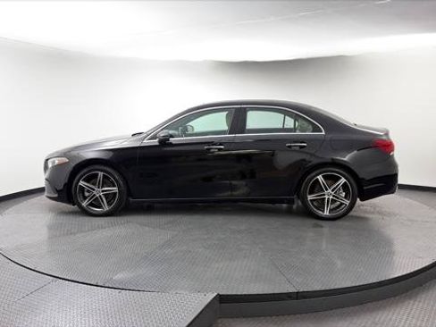 Used 2022 Mercedes-Benz A 220 image 3